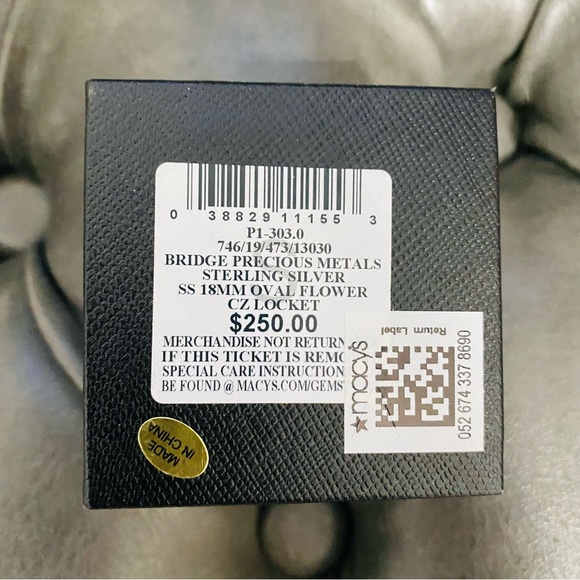 OVAL FLOWER LOCKET AND CHAIN - Picture 4 of 5